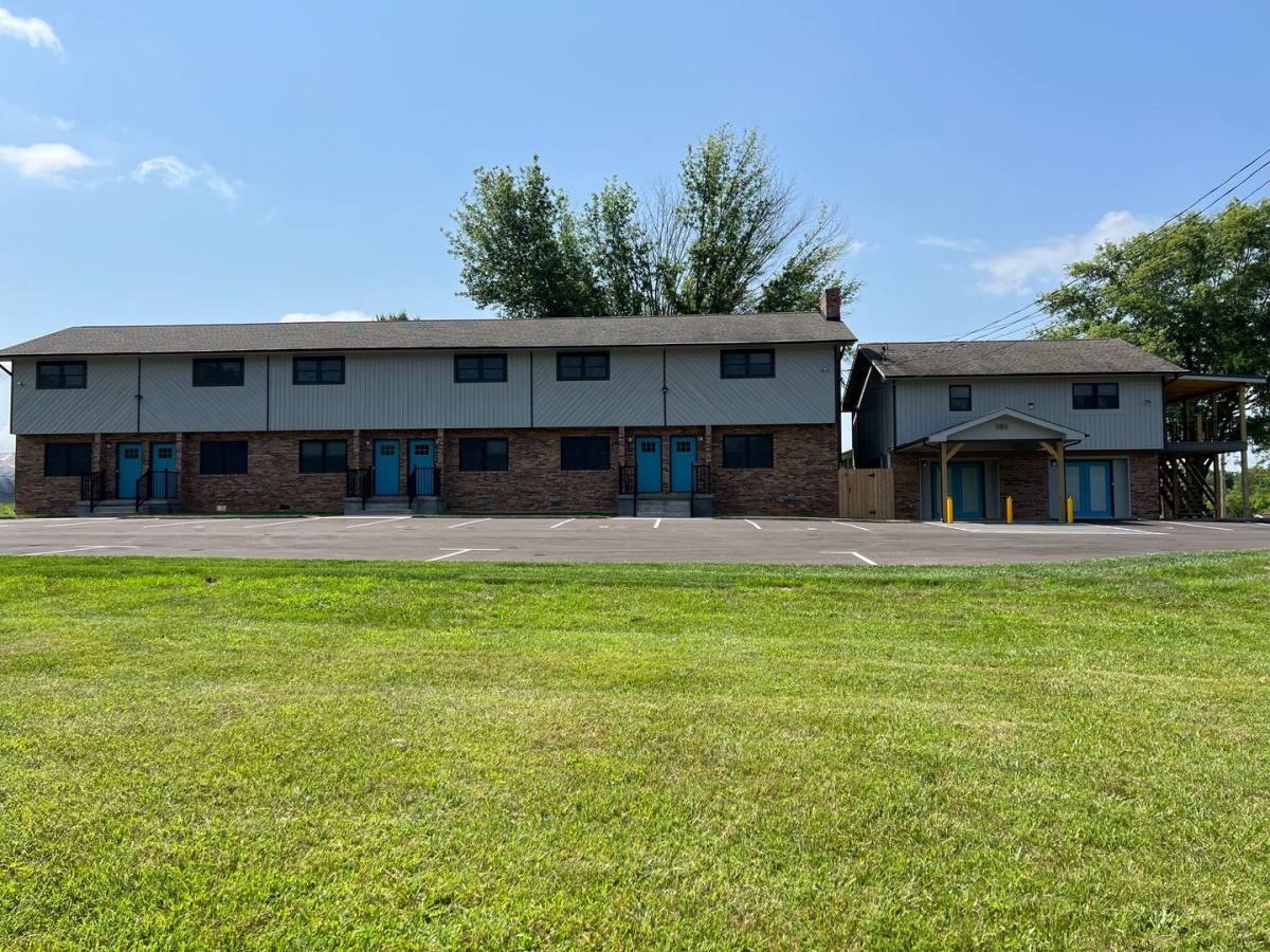 Townhouse for rent at 3459 Bloomingdale Rd, Kingsport, TN 37660