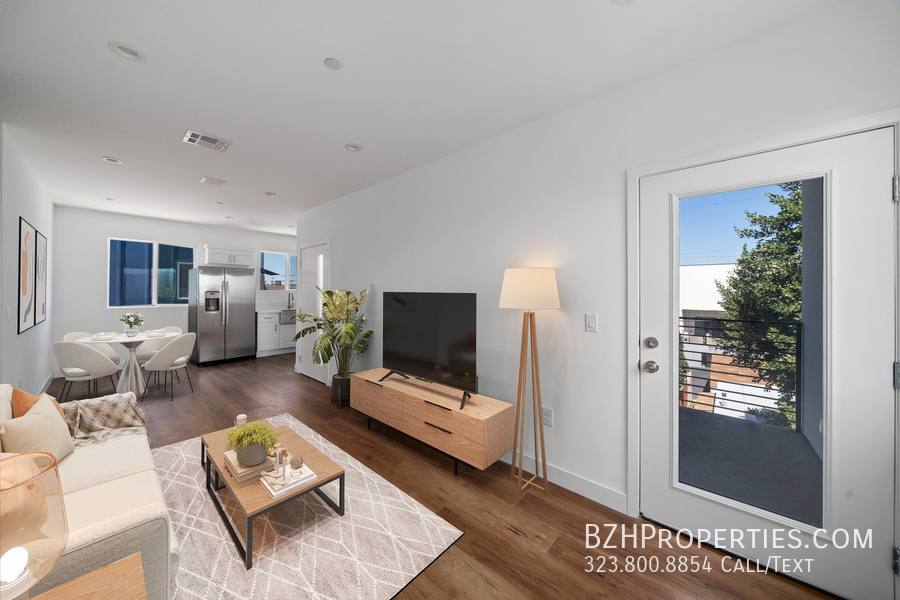 Apartment for rent at 6338 Beck Ave #3, North Hollywood, CA 91606
