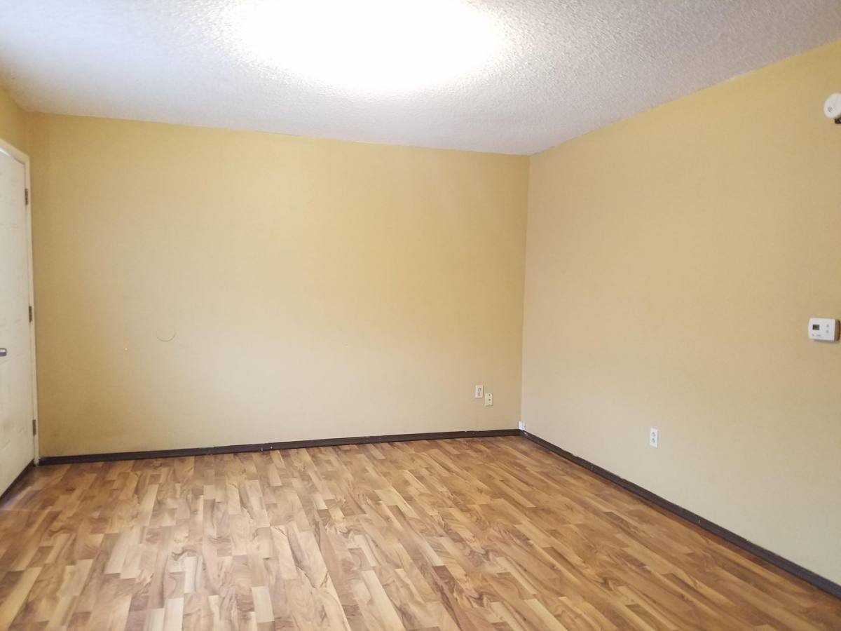 Apartment for rent at 106 W Hudson, Pittsburg, KS 66762