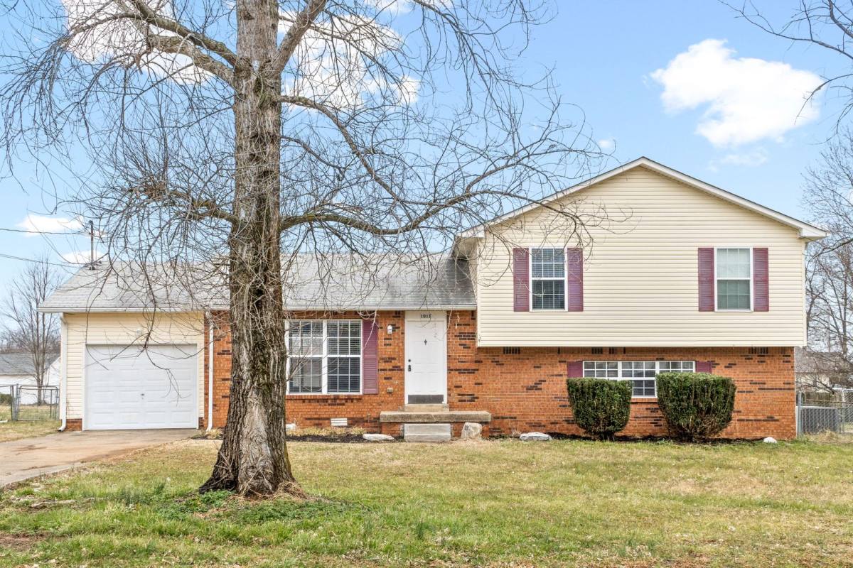 House for rent at 1011 Cooper Dr, Oak Grove, KY 42262