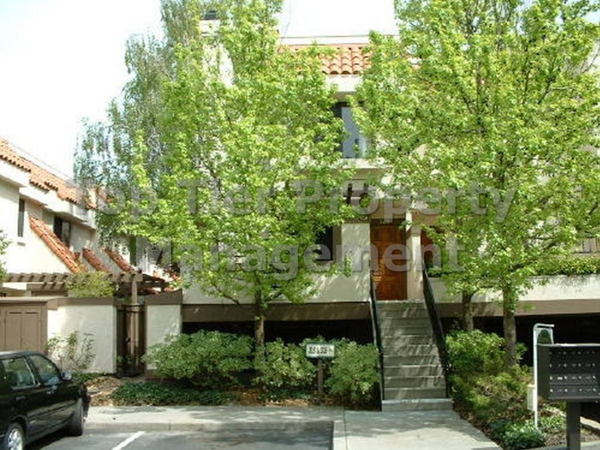 Townhouse for rent at 328 Preakness Court, Walnut Creek, CA 94597