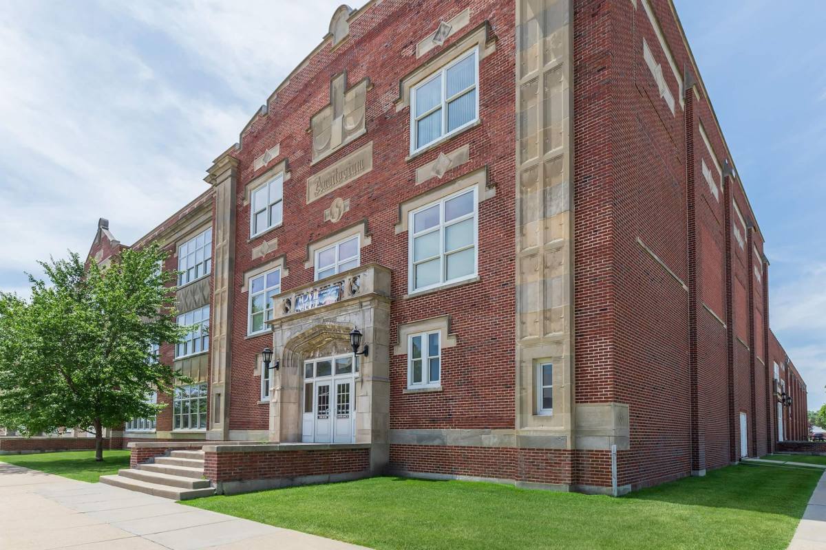 Apartment for rent at 504 N Elm, Grand Island, NE 68801