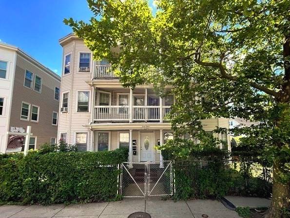 Apartment for rent at 4012 Washington St #1, Roslindale, MA 02131