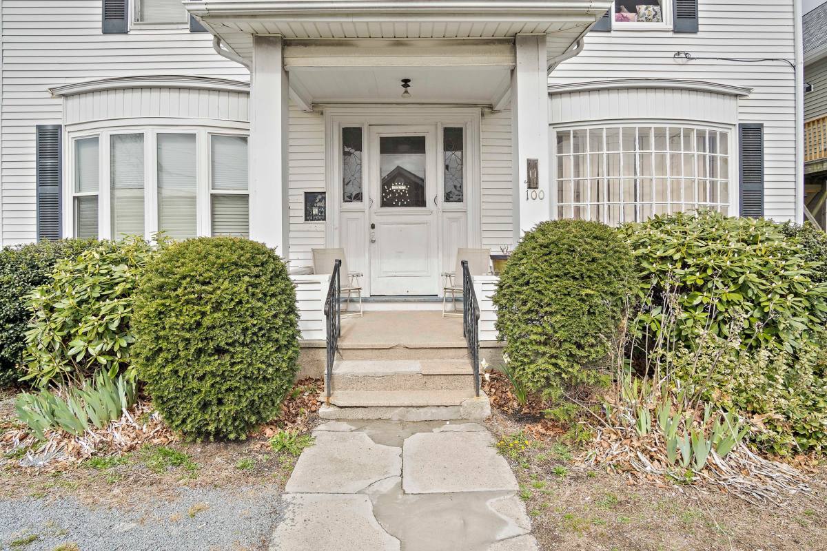 House for rent at 100 N Franklin St #1, Holbrook, MA 02343