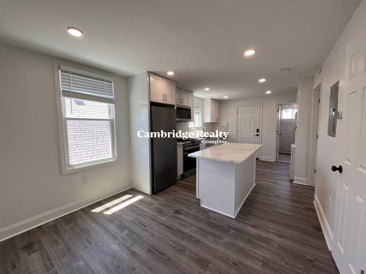 Apartment for rent at 336 Lowell St #2T, Somerville, MA 02145