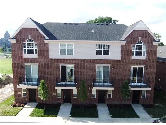 Townhouse for rent at 271 E Palmer St, Detroit, MI 48202
