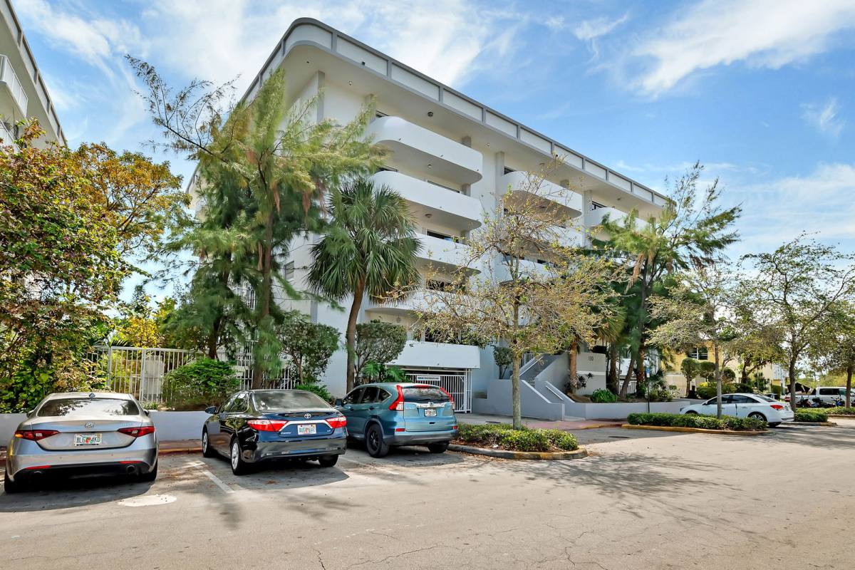 Condo for rent at 130 S Shore Dr, Miami Beach, FL 33141