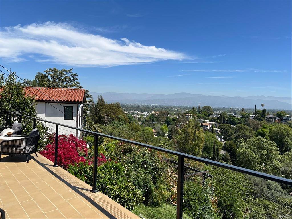 House for rent at 3916 Glenridge Dr, Sherman Oaks, CA 91423