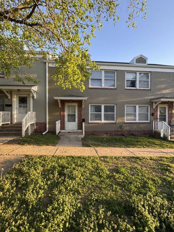 Townhouse for rent at 711 N College, Warrensburg, MO 64093