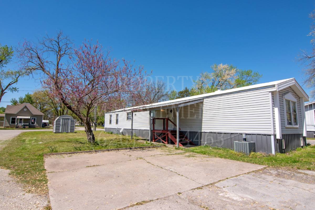 House for rent at 29 Glendale Estates - 3611 Page Rd, Coffeyville, KS 67337