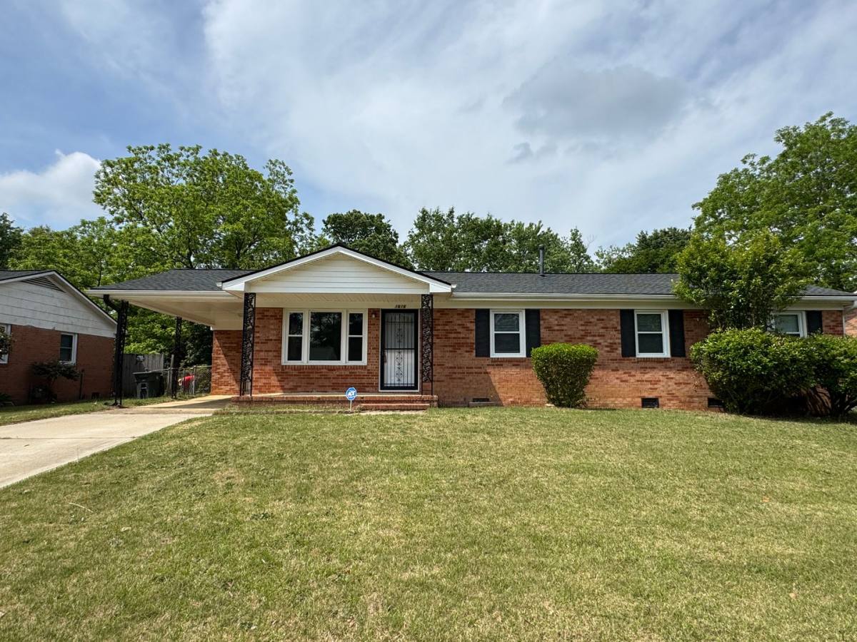 House for rent at 1616 Grandview Dr, Fayetteville, NC 28314
