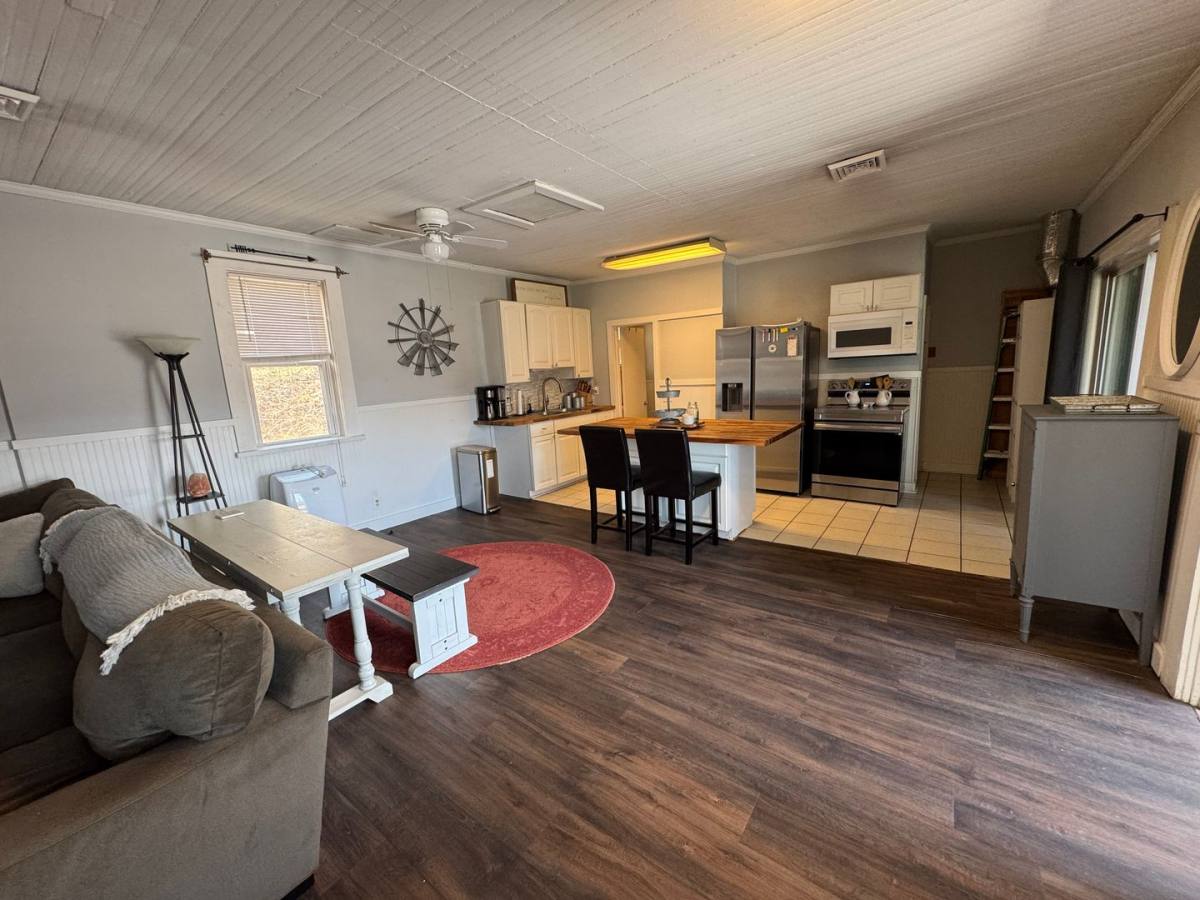 House for rent at 1596 N St, Pittsfield, MA 01201