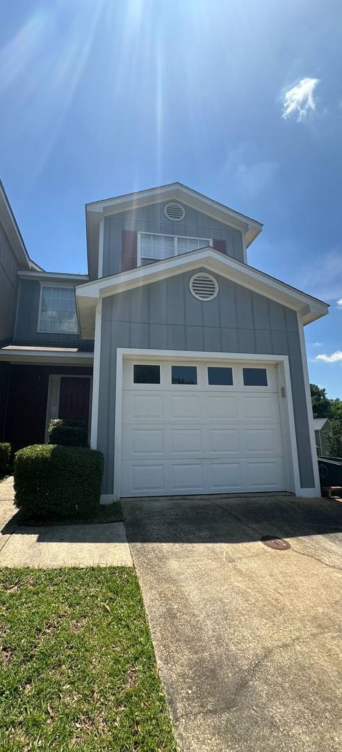 Townhouse for rent at 100 Pineridge Dr, Enterprise, AL 36330