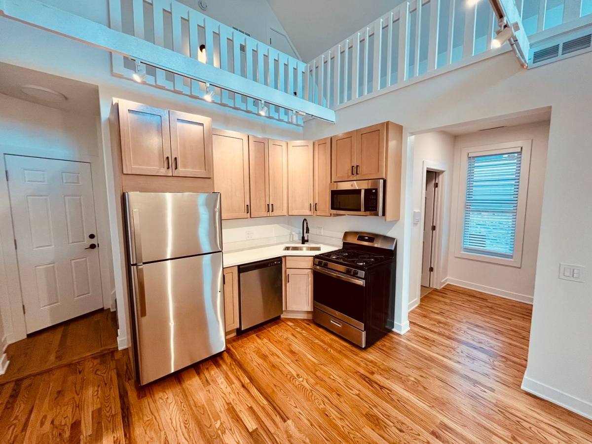 Apartment for rent at 2306 N Hoyne, Chicago, IL 60647
