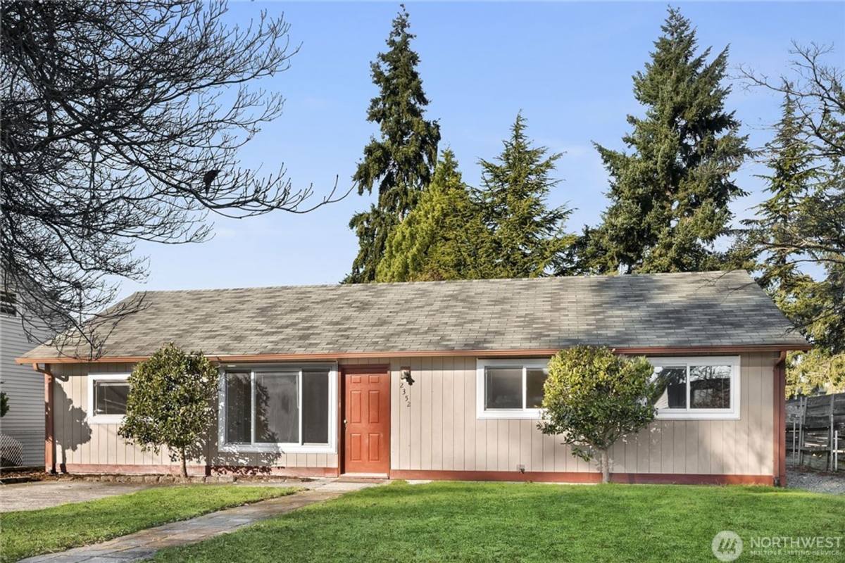 House for rent at 2352 N 193rd St, Seattle, WA 98133