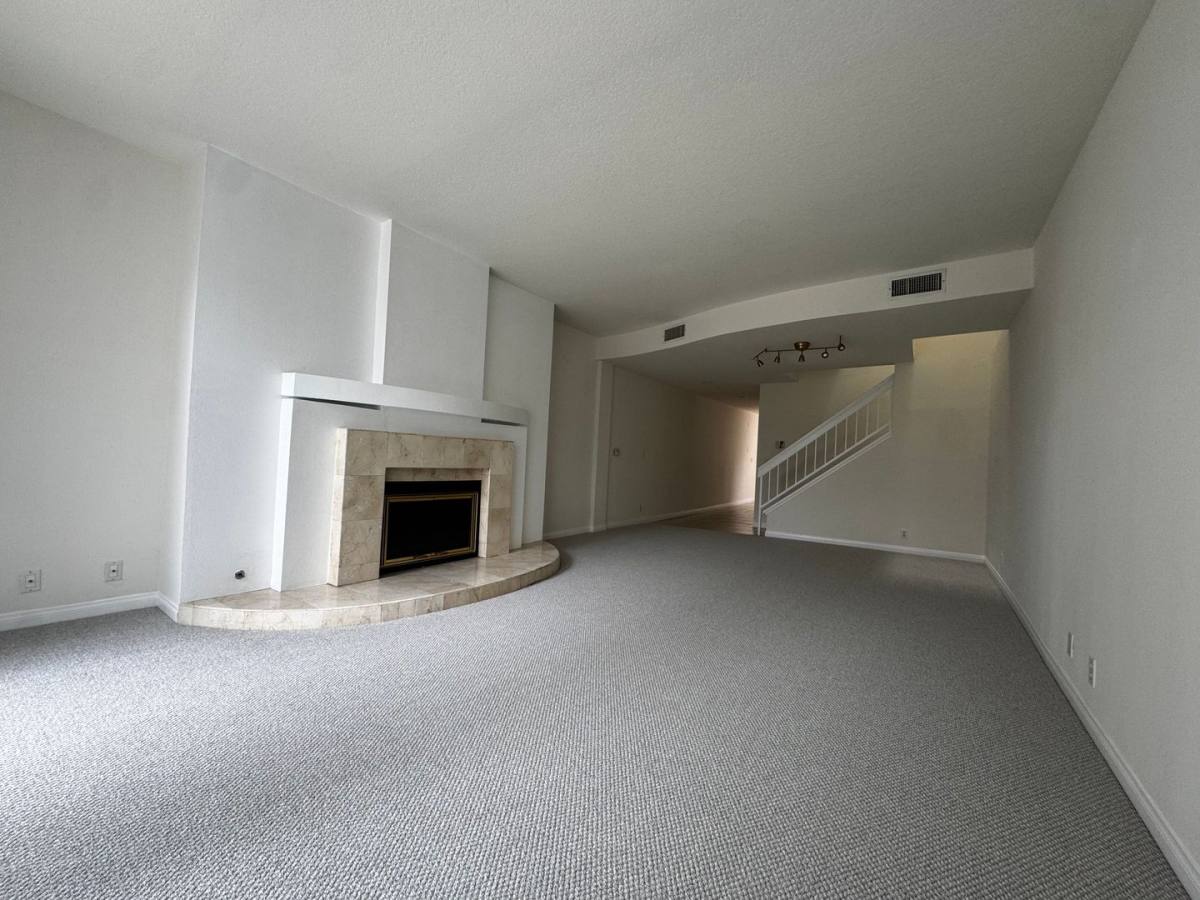 Townhouse for rent at 1436 20th St, Santa Monica, CA 90404