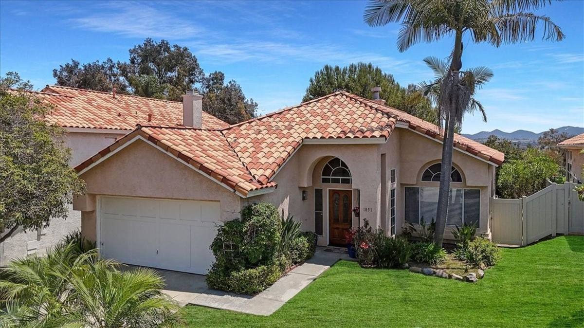 House for rent at 1851 Olympus Loop Dr, Vista, CA 92081