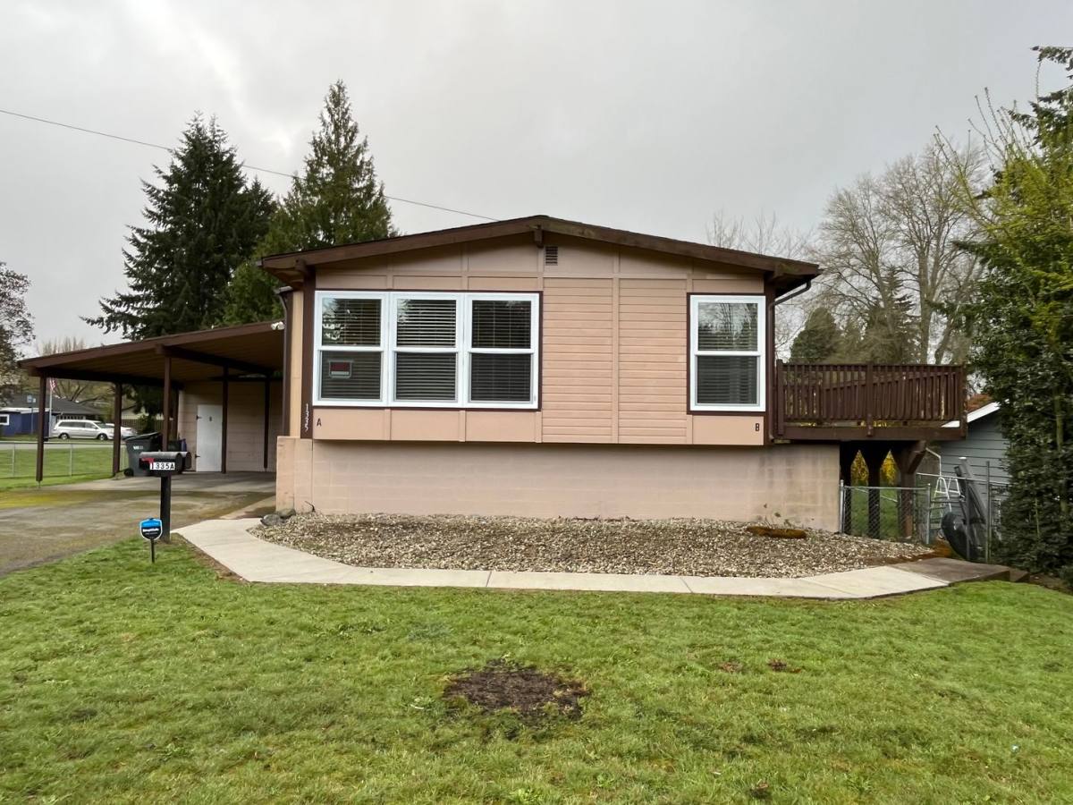 Apartment for rent at 1335 Bradley St, Bremerton, WA 98310