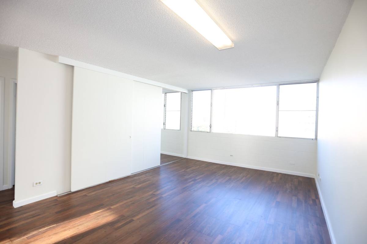 Apartment for rent at 1121 Ala Napunani St, Honolulu, HI 96818