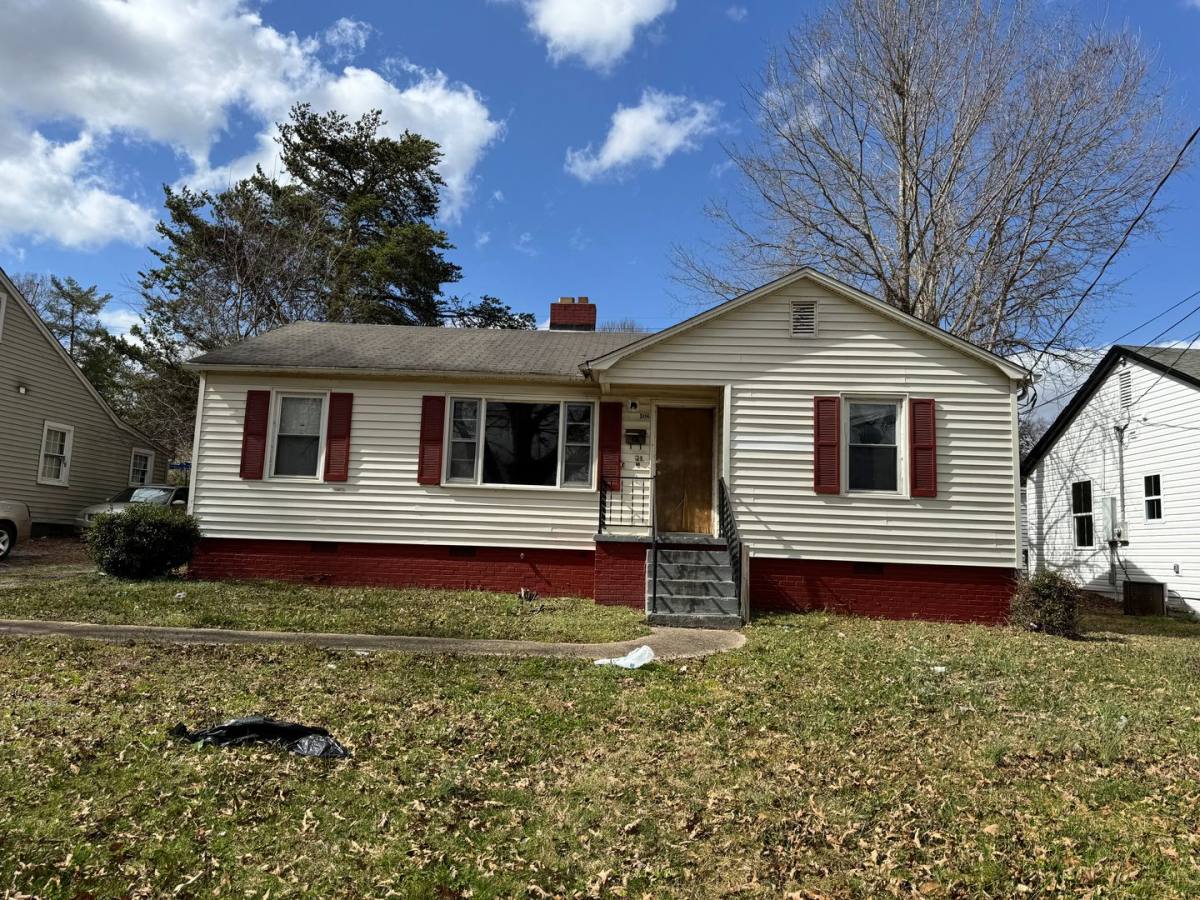 House for rent at 506 E Circle Dr, Shelby, NC 28150