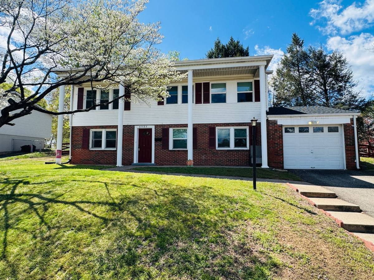 House for rent at 4507 Dale Blvd, Woodbridge, VA 22193