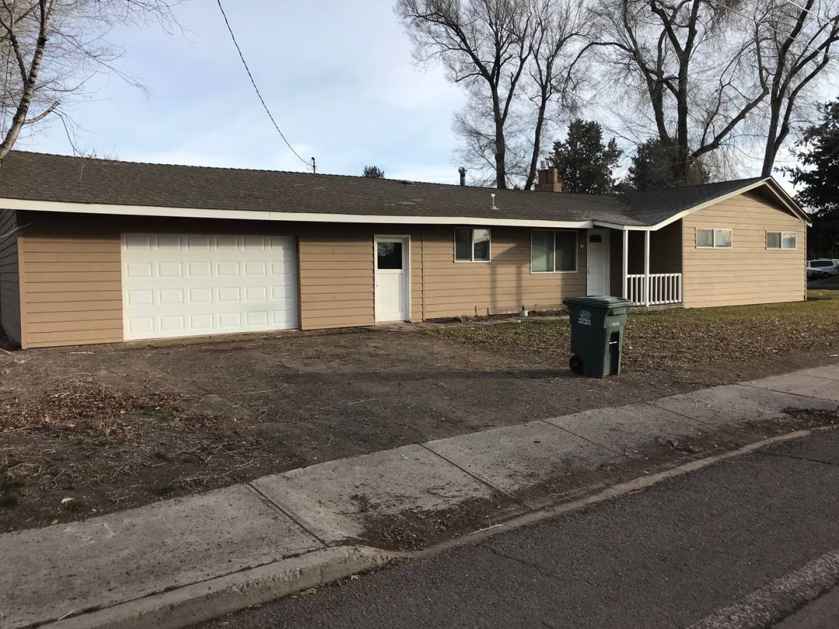 House for rent at 136 NE B St, Madras, OR 97741