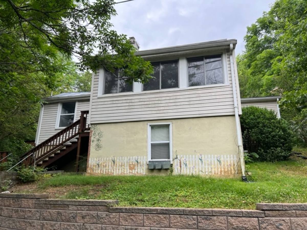 House for rent at 19 Hook Lane, Lexington, VA 24450