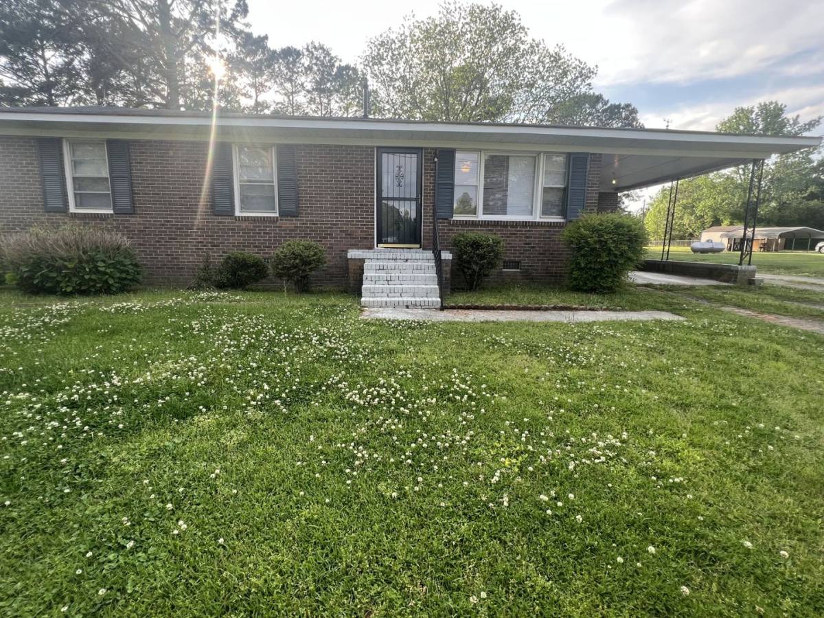 House for rent at 3856 Nc 111-122 S, Pinetops, NC 27864