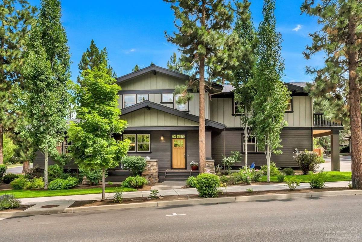 Townhouse for rent at 2555 NW Crossing Dr, Bend, OR 97703