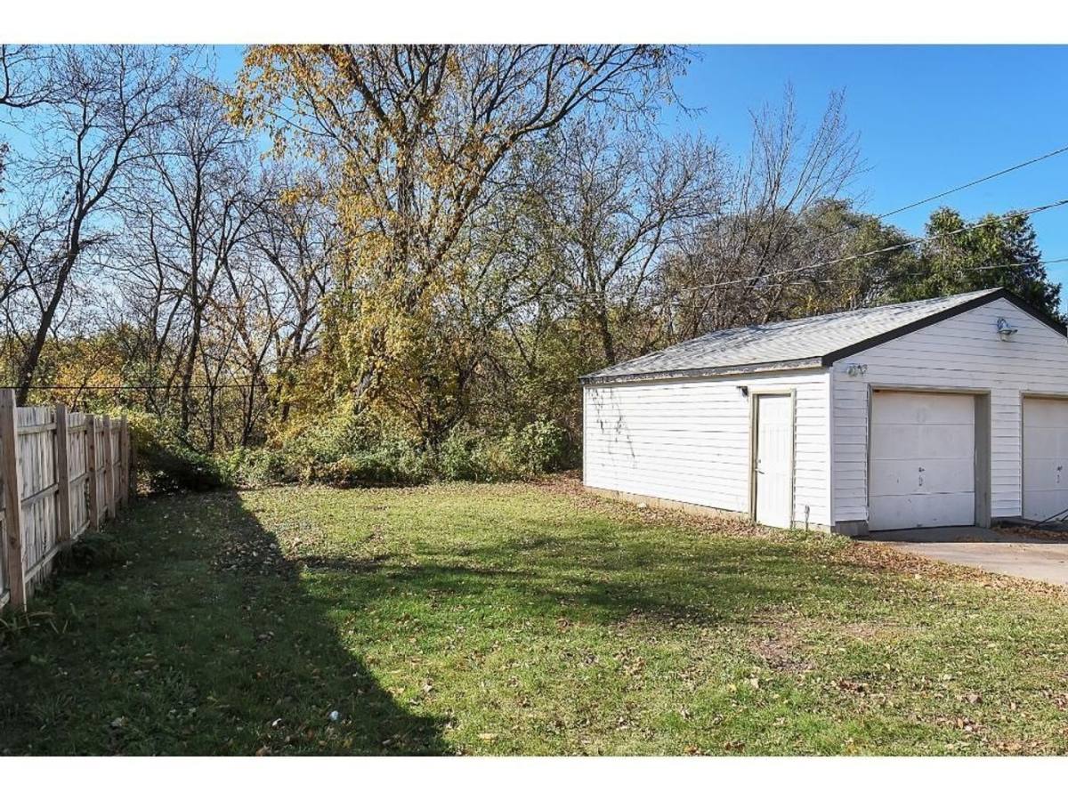 House for rent at 561 Gotzian St, Saint Paul, MN 55106
