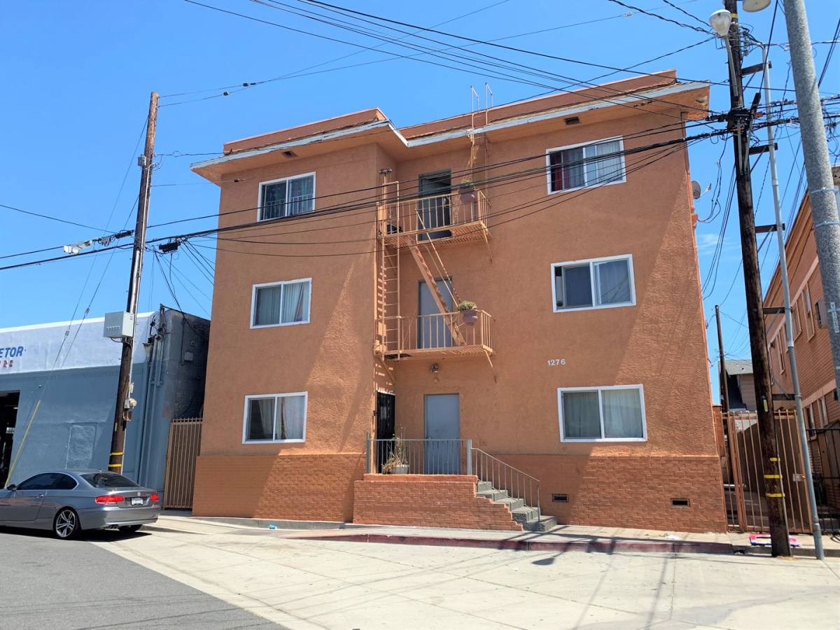 Apartment for rent at 1276 Chestnut Ave, Long Beach, CA 90813