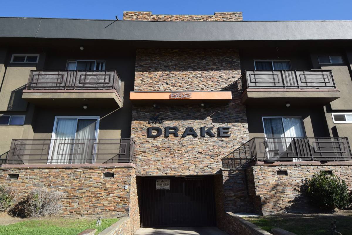 Apartment for rent at 6512 Woodman Ave, Van Nuys, CA 91401