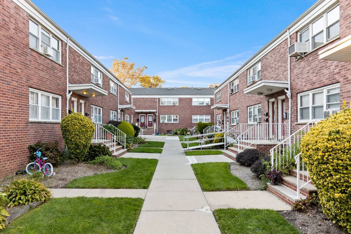 Apartment for rent at 215 Second St, Hackensack, NJ 07601