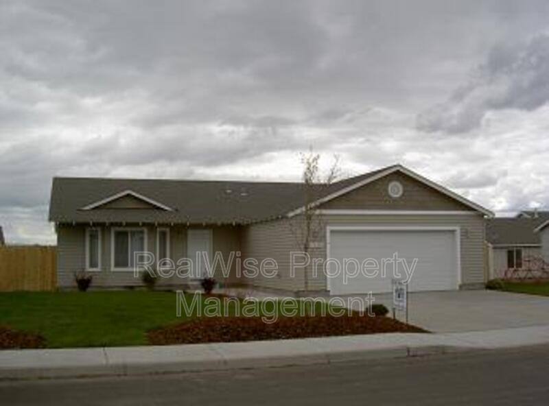 House for rent at 2955 NW 9th Lane, Redmond, OR 97756