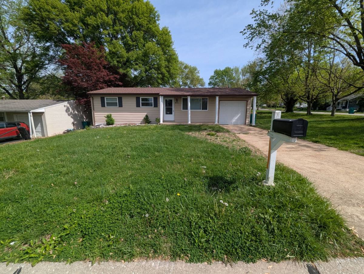 House for rent at 801 Neighbor Lane, Saint Louis, MO 63137