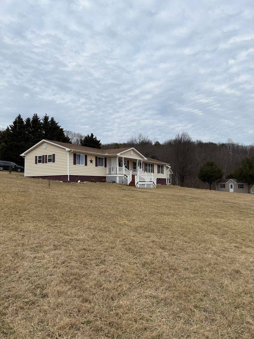 House for rent at 1152 Hayslette Rd, Lexington, VA 24450