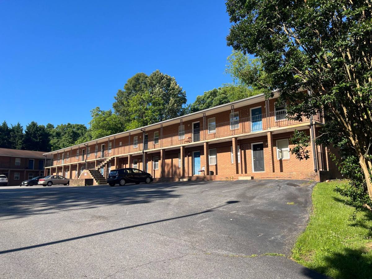 Apartment for rent at 215 & 217 Hurt St, Chatham, VA 24531