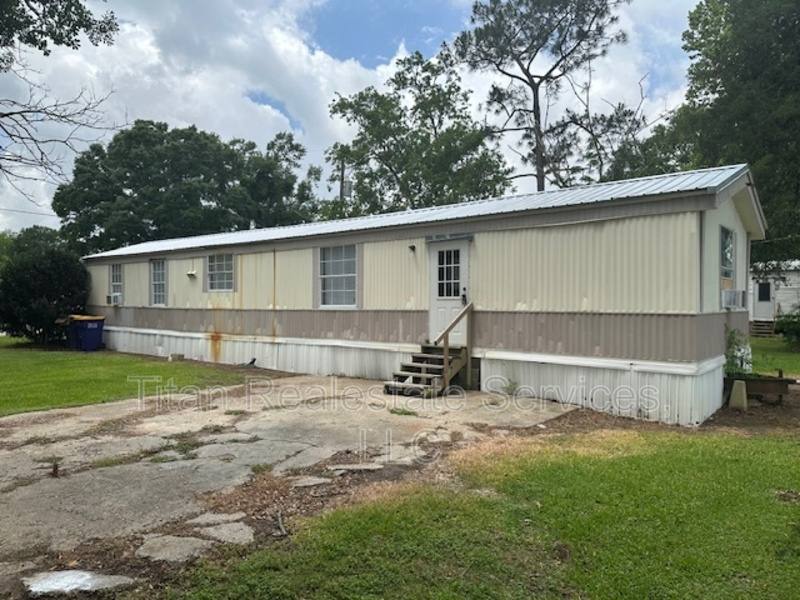 House for rent at 1835 S Lake Arthur Dr #20, Jennings, LA 70546
