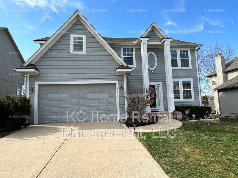 House for rent at 15372 S Hallet St, Olathe, KS 66062