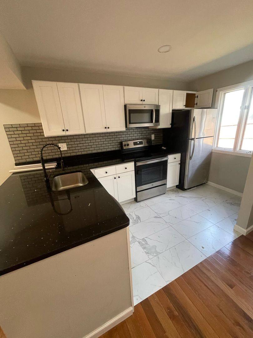 Apartment for rent at 38 Glenwood Ave, Norwalk, CT 06854