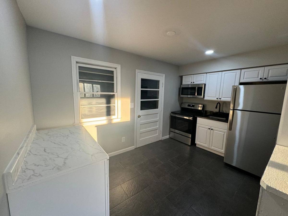 Apartment for rent at 38 Glenwood Ave, Norwalk, CT 06854