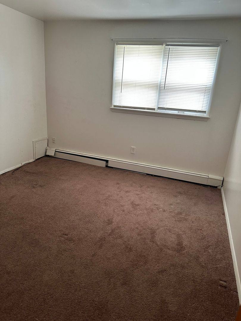Apartment for rent at 20 Southwoods Ave, Youngstown, OH 44512