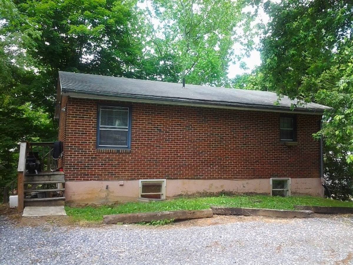 Apartment for rent at 56 Hunter Hill Extension, Lexington, VA 24450