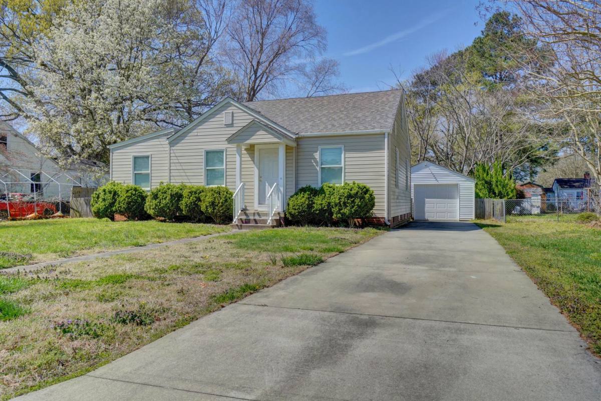 House for rent at 908 Stanley Rd, Portsmouth, VA 23701
