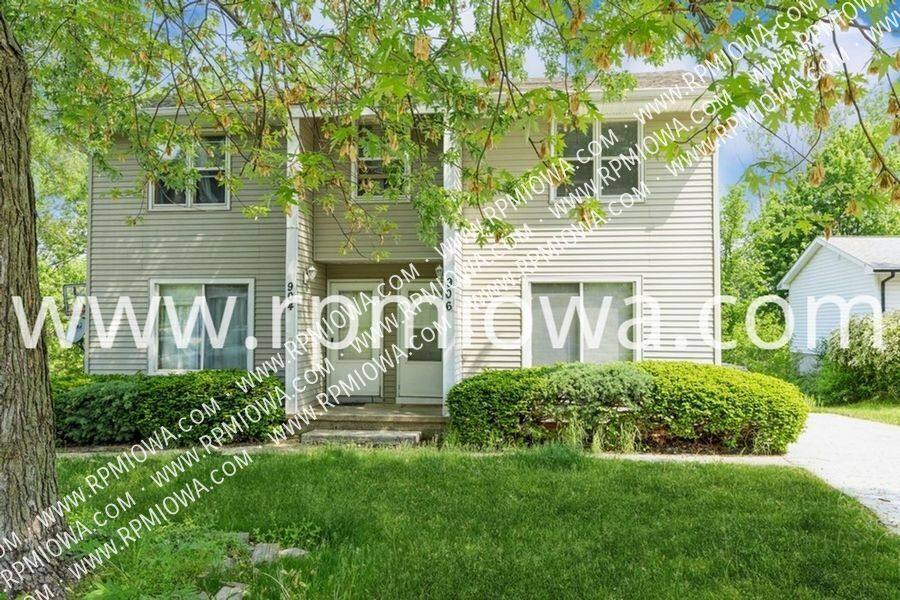 House for rent at 906 E Hackley, Des Moines, IA 50315