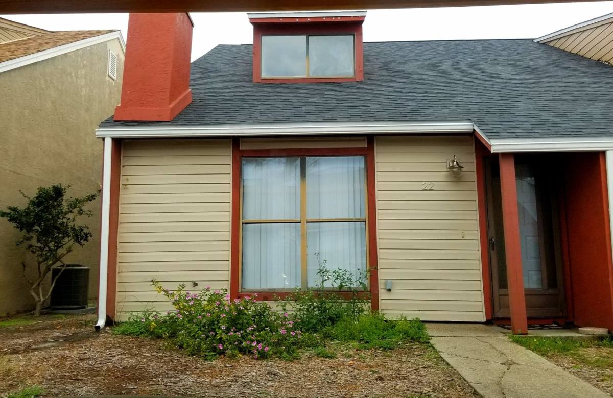 Townhouse for rent at 3415 W 19th St, Panama City, FL 32405