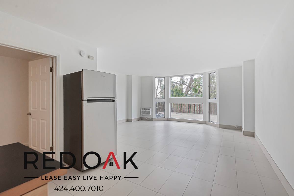 Condo for rent at 3949 Los Feliz Blvd #105, Los Angeles, CA 90027
