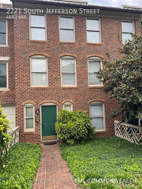 Townhouse for rent at 2221 S Jefferson St, Roanoke, VA 24014