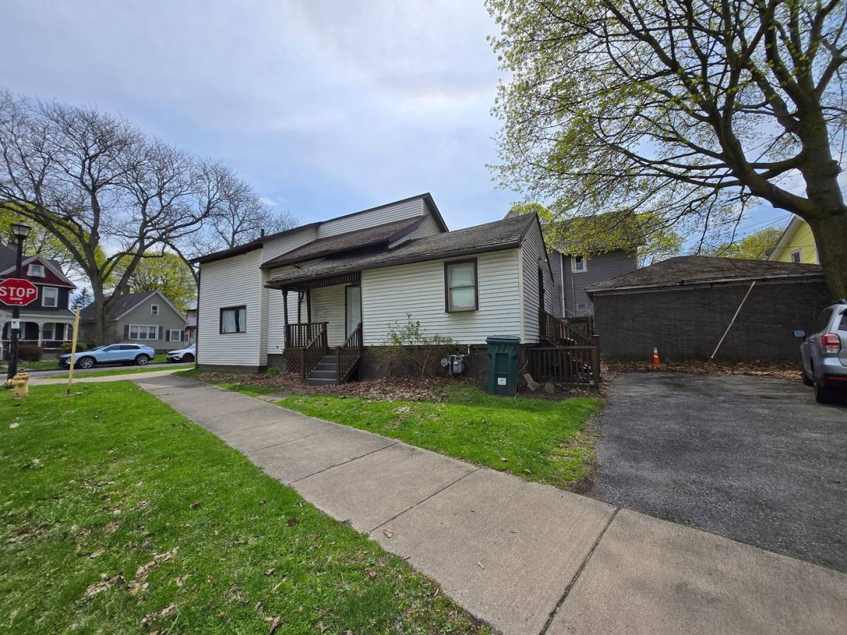 Apartment for rent at 713 Meigs St, Rochester, NY 14620