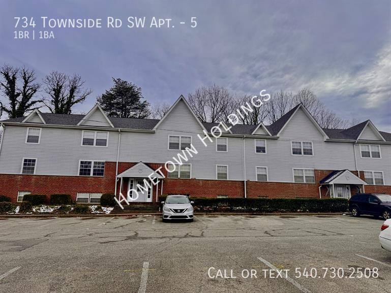 Apartment for rent at 734 Townside Rd SW #5, Roanoke, VA 24014